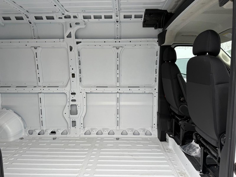 Ram ProMaster Cargo Van Vehicle Image 10