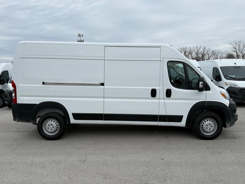 Ram ProMaster Cargo Van Vehicle Image 02