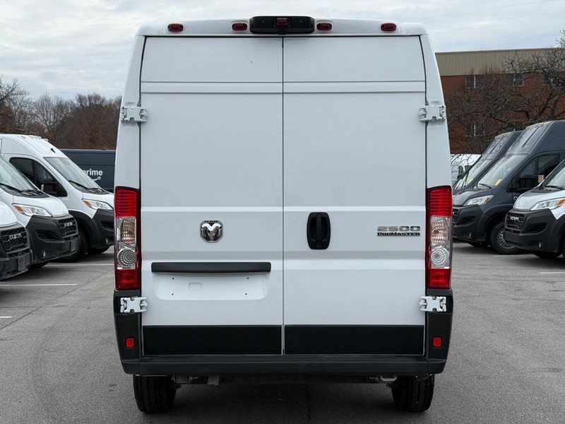 Ram ProMaster Cargo Van Vehicle Image 04