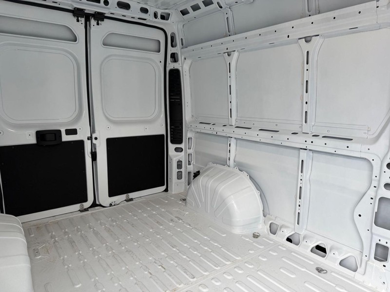 Ram ProMaster Cargo Van Vehicle Image 11