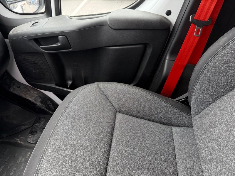 Ram ProMaster Cargo Van Vehicle Image 21