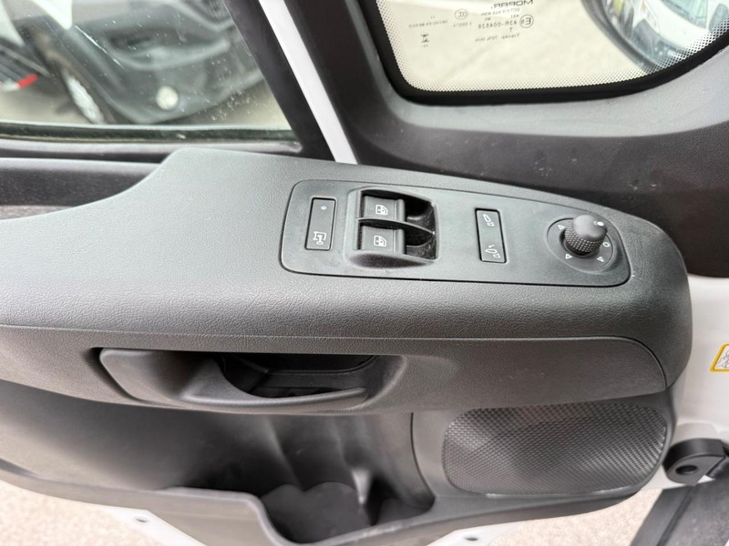 Ram ProMaster Cargo Van Vehicle Image 23