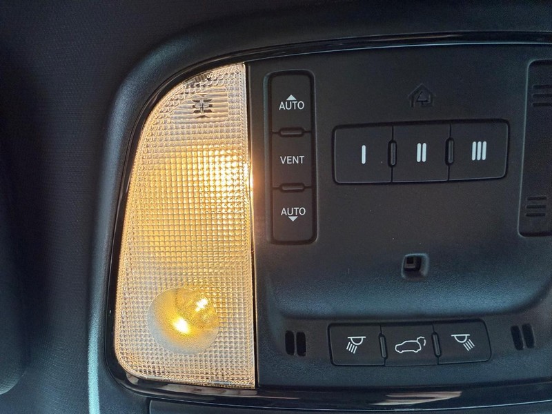 Dodge Durango Vehicle Image 18