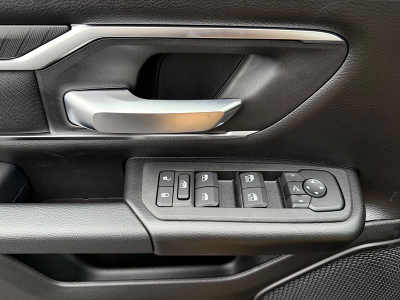 Ram 1500 Vehicle Image 16