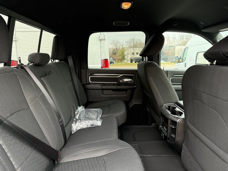 Ram 3500 Vehicle Image 04