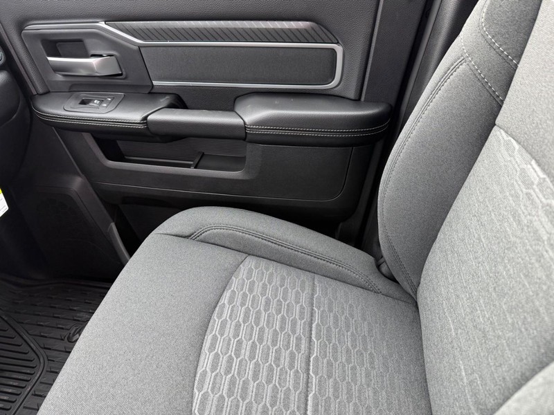 Ram 3500 Vehicle Image 13