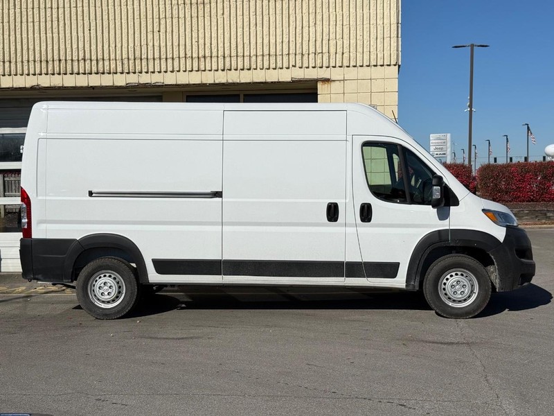 Ram ProMaster Cargo Van Vehicle Image 02