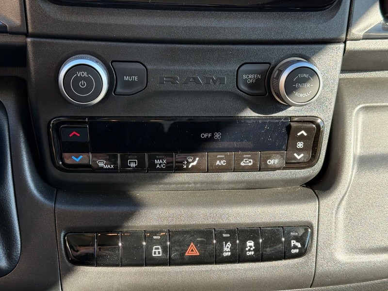 Ram ProMaster Cargo Van Vehicle Image 12