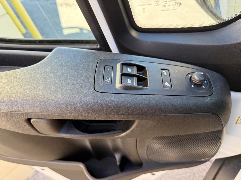 Ram ProMaster Cargo Van Vehicle Image 16