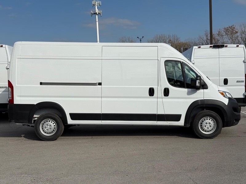 Ram ProMaster Cargo Van Vehicle Image 02