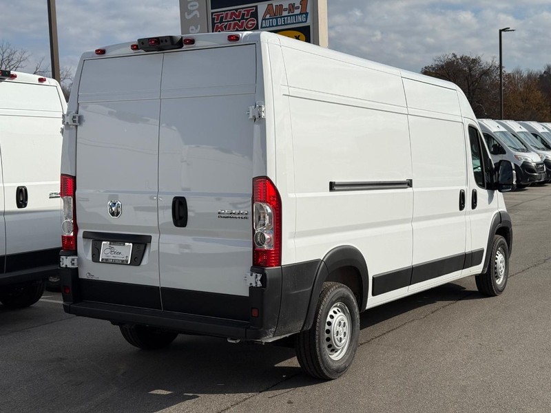 Ram ProMaster Cargo Van Vehicle Image 03