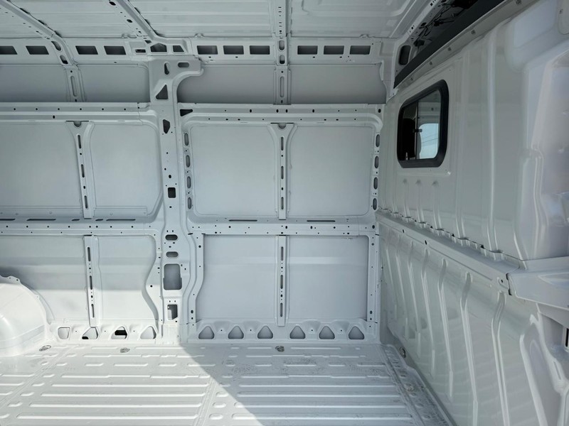 Ram ProMaster Cargo Van Vehicle Image 04