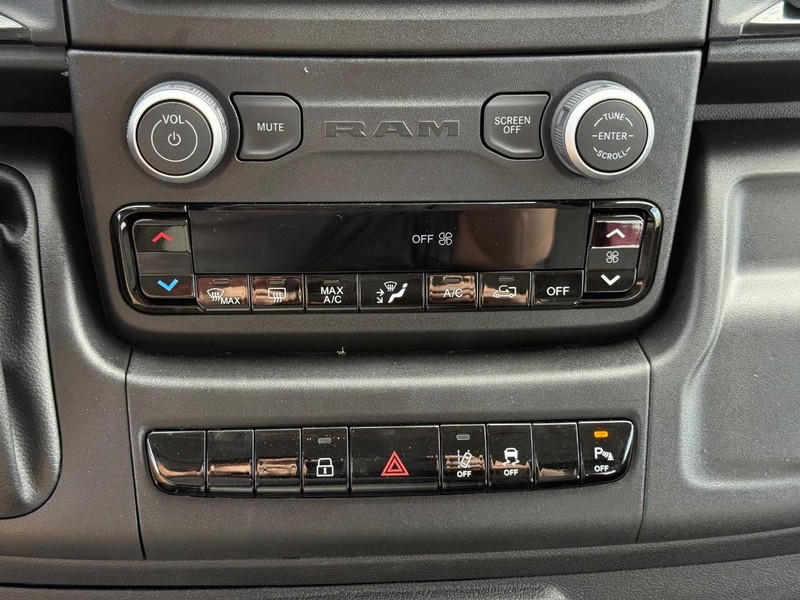 Ram ProMaster Cargo Van Vehicle Image 12