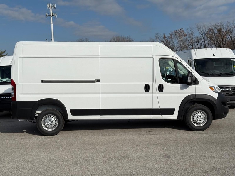 Ram ProMaster Cargo Van Vehicle Image 02