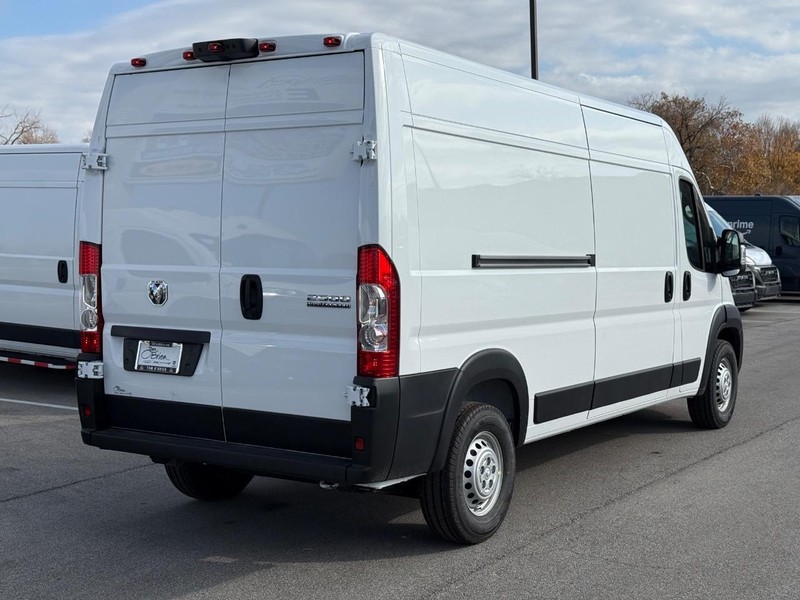 Ram ProMaster Cargo Van Vehicle Image 03