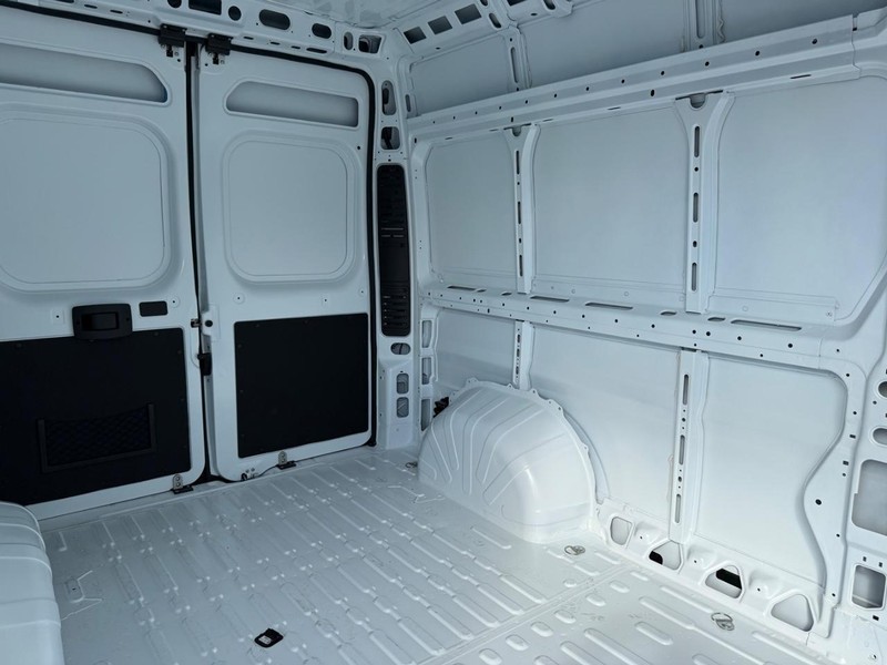 Ram ProMaster Cargo Van Vehicle Image 05