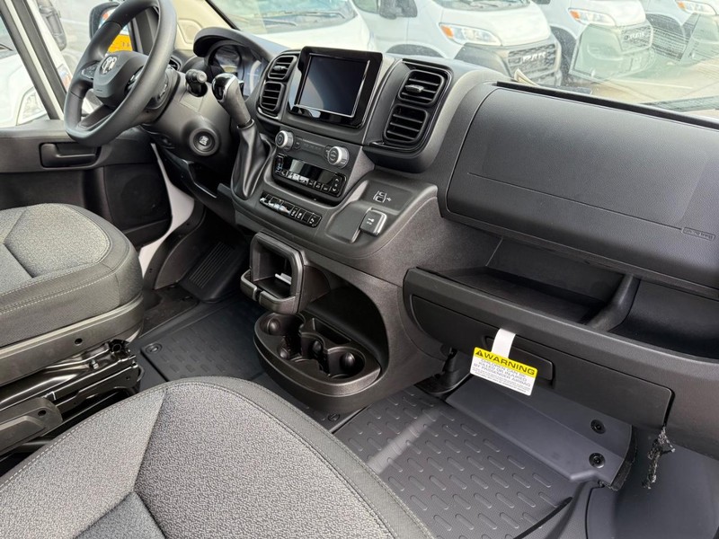 Ram ProMaster Cargo Van Vehicle Image 06