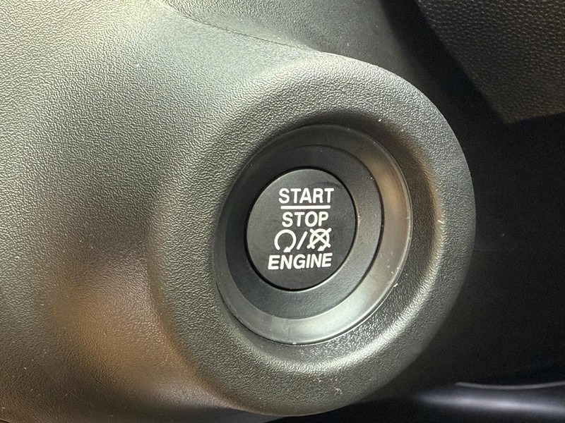 Ram ProMaster Cargo Van Vehicle Image 09