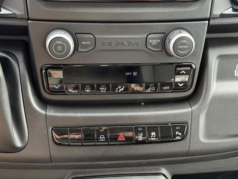 Ram ProMaster Cargo Van Vehicle Image 12