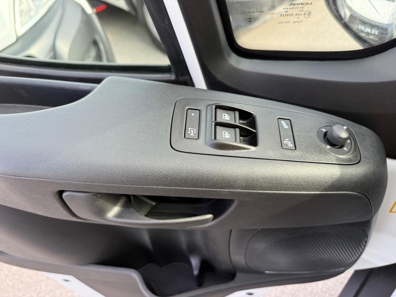 Ram ProMaster Cargo Van Vehicle Image 16