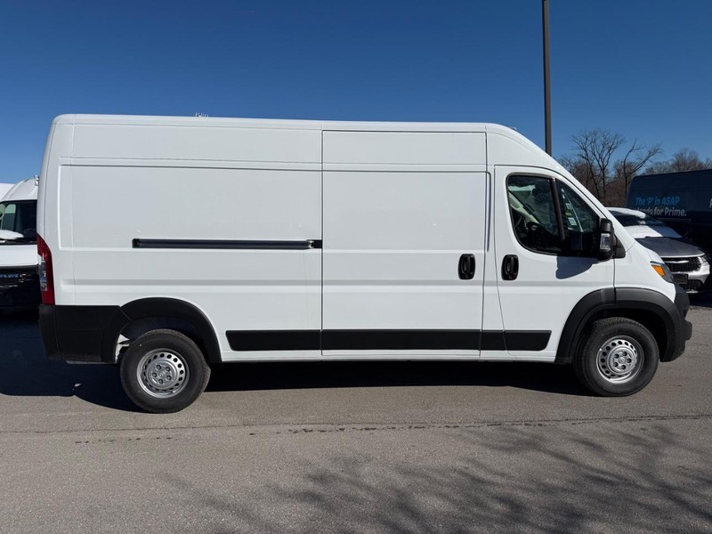 Ram ProMaster Cargo Van Vehicle Image 02