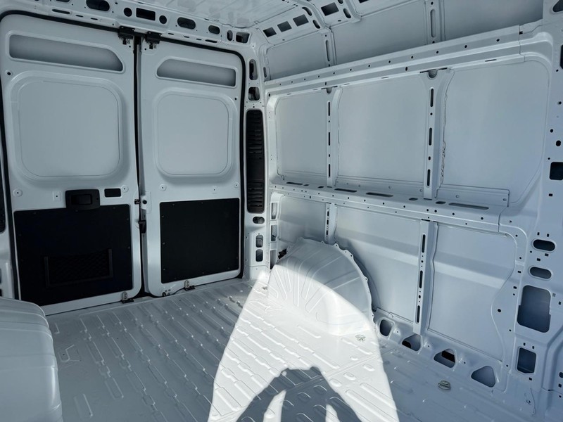 Ram ProMaster Cargo Van Vehicle Image 05