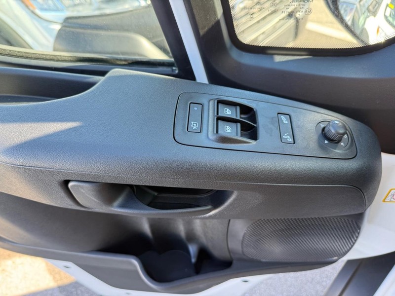 Ram ProMaster Cargo Van Vehicle Image 17