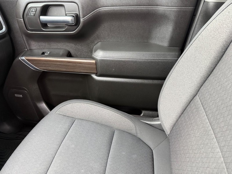 Chevrolet Silverado 1500 Vehicle Image 21