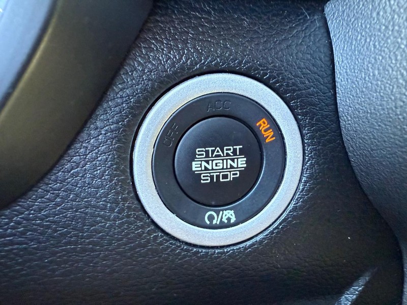 Ram 1500 Vehicle Image 16