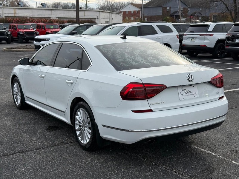 Volkswagen Passat Vehicle Image 05