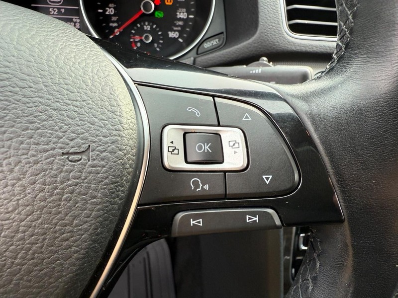 Volkswagen Passat Vehicle Image 15