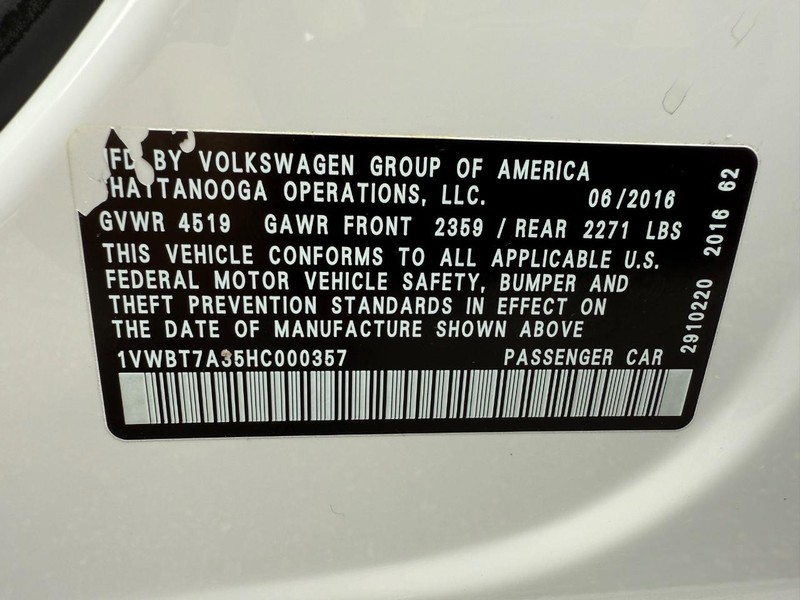 Volkswagen Passat Vehicle Image 27