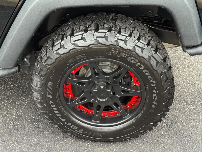 Jeep Wrangler Unlimited Vehicle Image 06