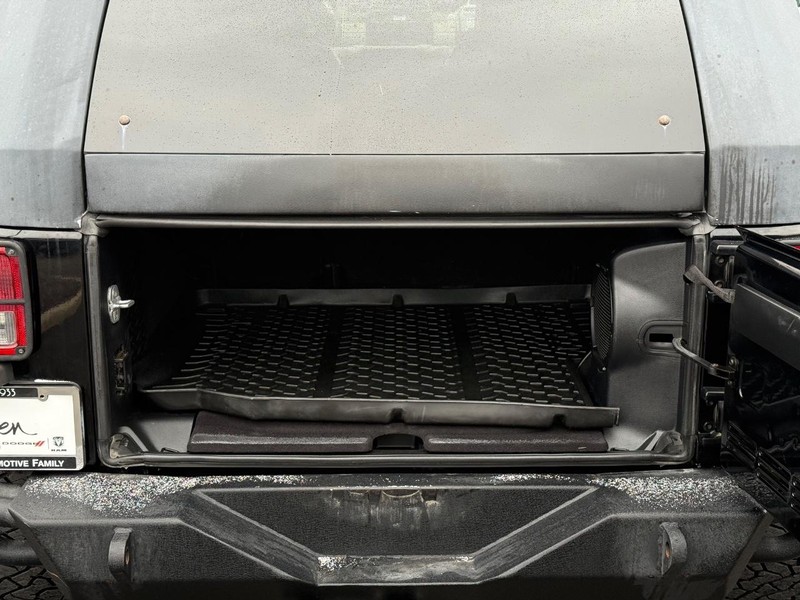 Jeep Wrangler Unlimited Vehicle Image 07