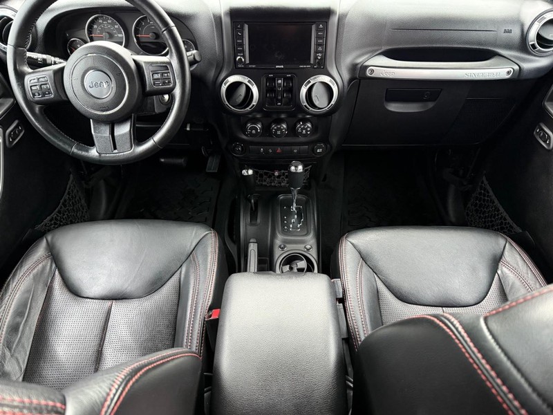 Jeep Wrangler Unlimited Vehicle Image 11