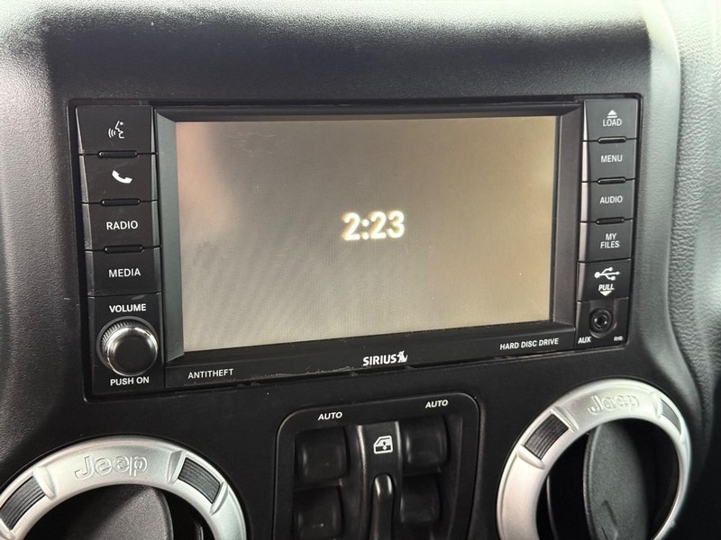 Jeep Wrangler Unlimited Vehicle Image 15