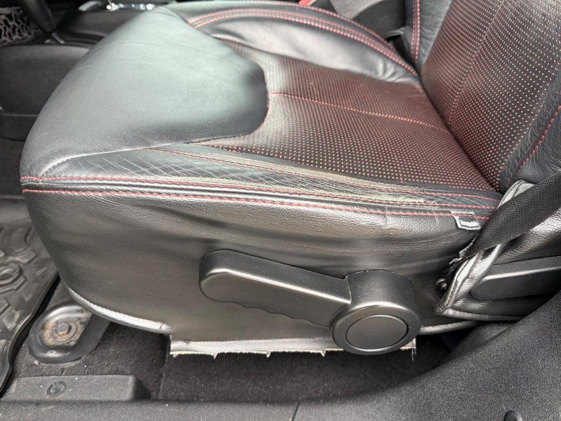 Jeep Wrangler Unlimited Vehicle Image 23