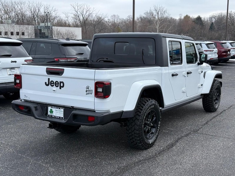 Jeep Gladiator Vehicle Image 03