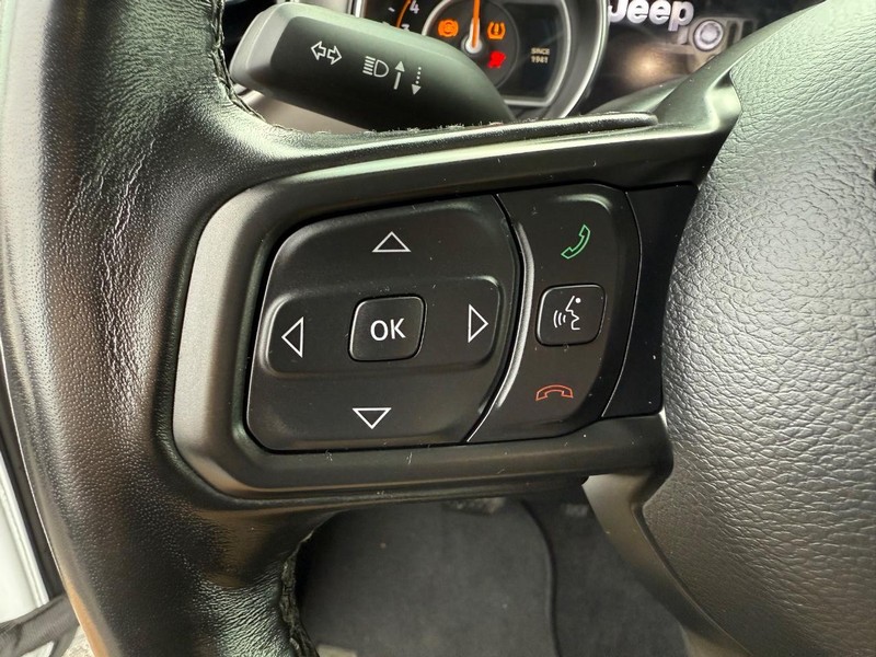 Jeep Gladiator Vehicle Image 13