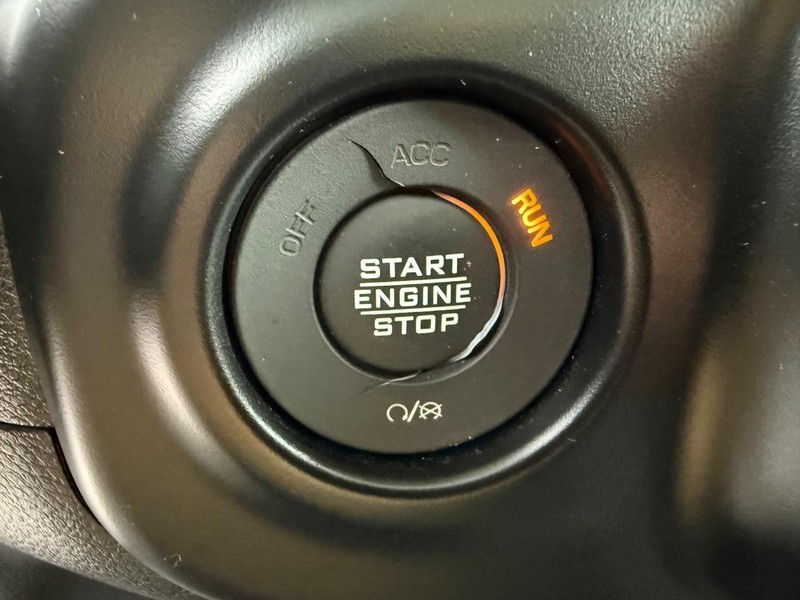 Jeep Gladiator Vehicle Image 15