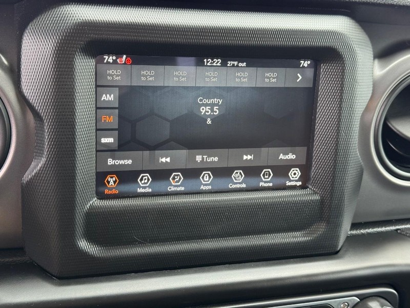 Jeep Gladiator Vehicle Image 17