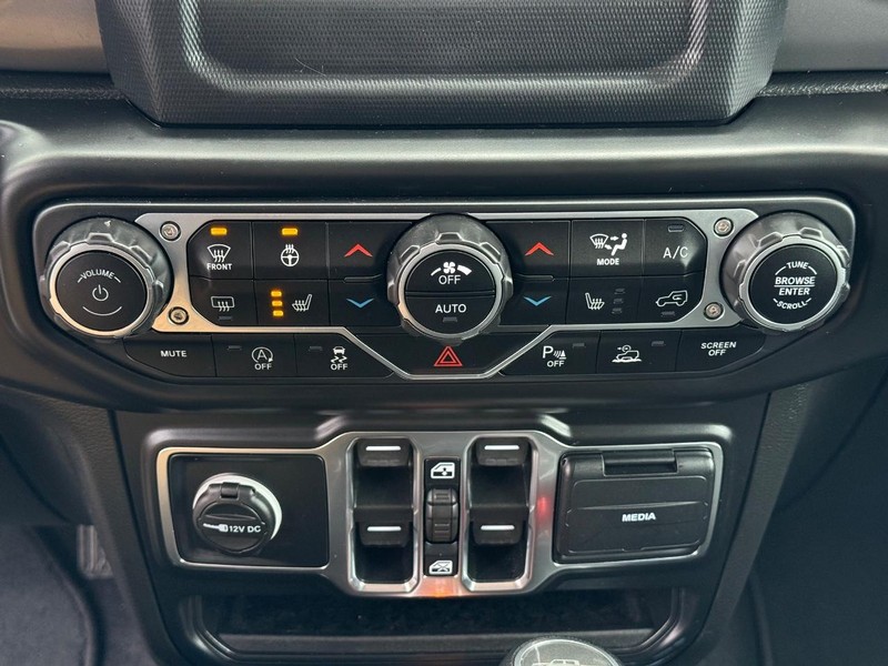 Jeep Gladiator Vehicle Image 19