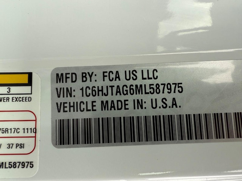 Jeep Gladiator Vehicle Image 26