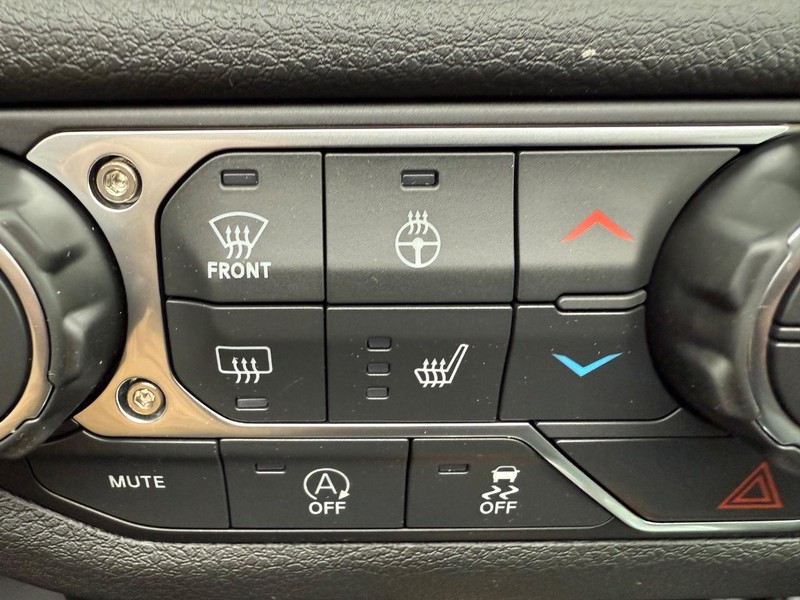 Jeep Wrangler Vehicle Image 11