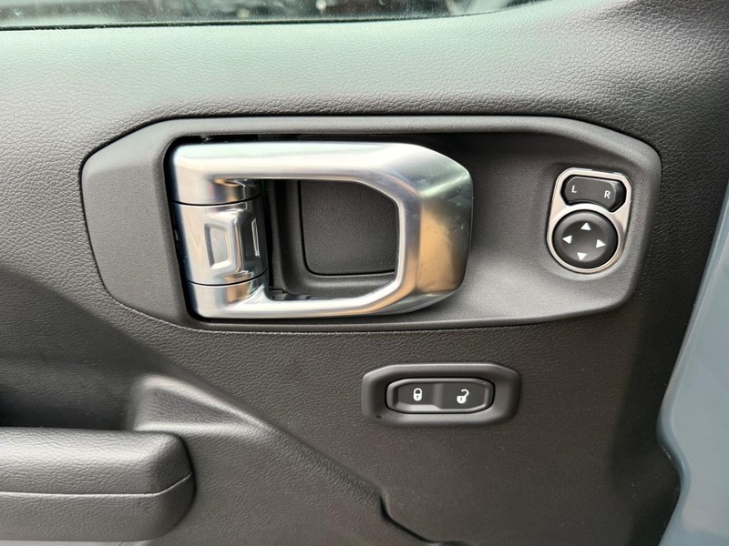 Jeep Wrangler Vehicle Image 20