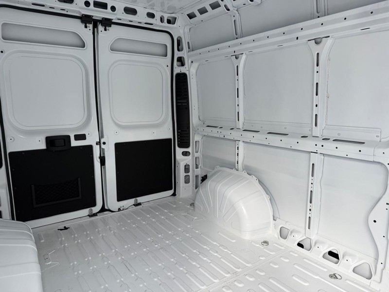 Ram ProMaster Cargo Van Vehicle Image 05