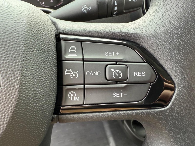 Ram ProMaster Cargo Van Vehicle Image 09