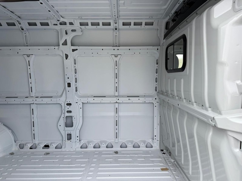 Ram ProMaster Cargo Van Vehicle Image 04