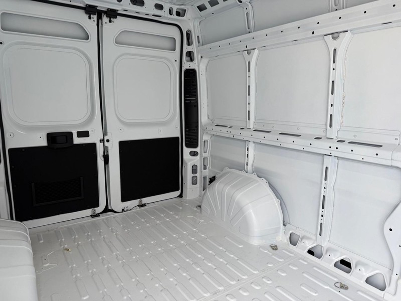 Ram ProMaster Cargo Van Vehicle Image 05