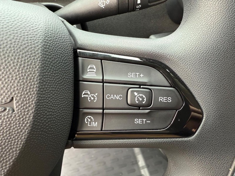 Ram ProMaster Cargo Van Vehicle Image 09